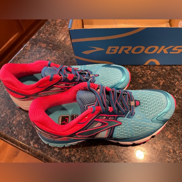 NWT Brooks Ravenna 6 Running Shoes - Size 9 - Capri/Celestial/Diva Pink - Picture 2 of 6